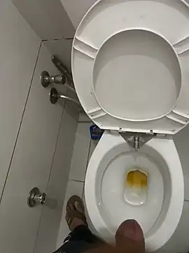 Snapshot of Gururonny07 chatting on 12-15-25, 12:48 Gururonny07 online show from 12-15-25, 12:48