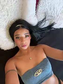 Laura fernandezII online show from 01-22-25, 05:59