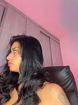 Laura fernandezII online show from 12-20-25, 08:27