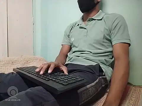 Snapshot of vicky0805 chatting on 12-18-24, 08:53 vicky0805 online show from 12-18-24, 08:53