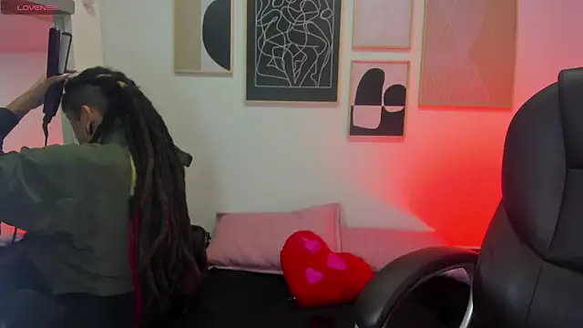  sharlotte777 online show from 04-07-26, 01:55