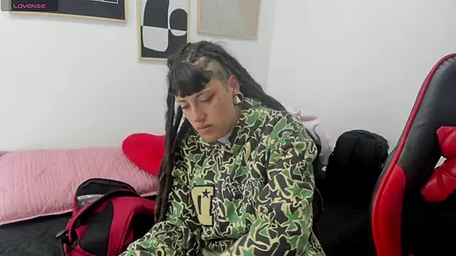  sharlotte777 online show from 04-24-26, 03:36