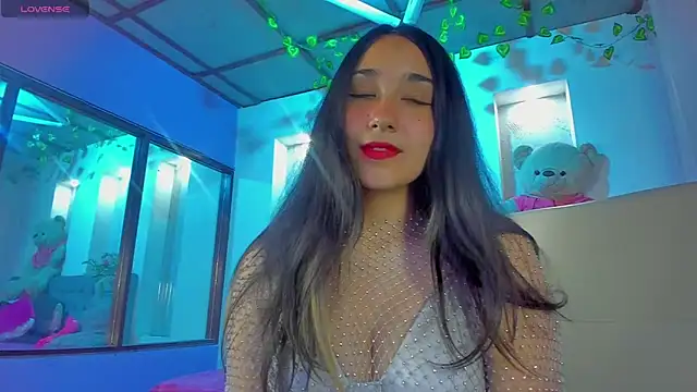 Snapshot of juliieta_love chatting on 12-30-24, 08:15 juliieta love online show from 12-30-24, 08:15