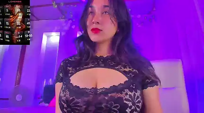 Snapshot of juliieta_love chatting on 02-04-25, 07:55 juliieta love online show from 02-04-25, 07:55