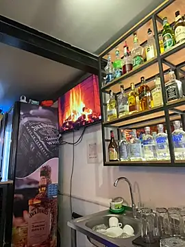 Snapshot of Miaa_coopeer chatting on 01-10-25, 09:10 Miaa coopeer online show from 01-10-25, 09:10