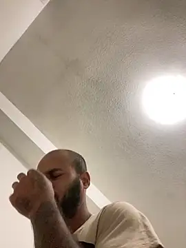 islandvybee55 online show from 01-09-25, 07:52