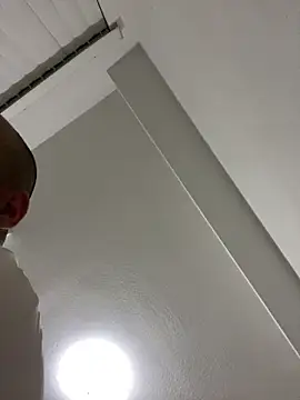 islandvybee55 online show from 03-07-25, 04:46