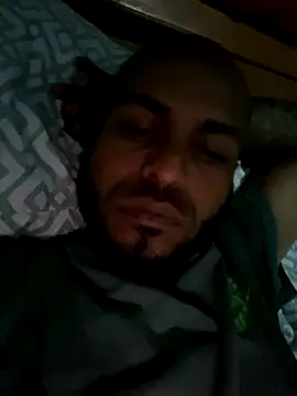 islandvybee55 online show from 10-31-25, 06:58