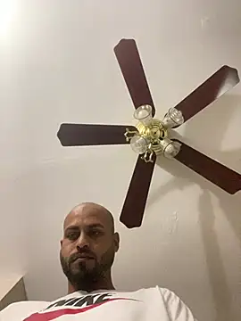 islandvybee55 online show from 03-28-26, 03:11