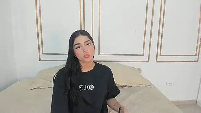 Snapshot of natalia_aguirre1 chatting on 01-25-25, 12:26 natalia aguirre1 online show from 01-25-25, 12:26