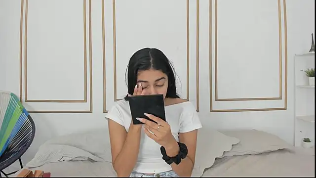 Snapshot of natalia_aguirre1 chatting on 03-14-25, 12:29 natalia aguirre1 online show from 03-14-25, 12:29