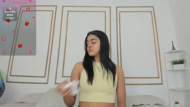 Snapshot of natalia_aguirre1 chatting on 03-15-25, 12:24 natalia aguirre1 online show from 03-15-25, 12:24