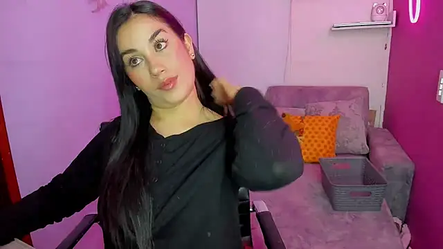 Snapshot of _sulmatevans_ chatting on 12-18-25, 04:40 sulmatevans online show from 12-18-25, 04:40