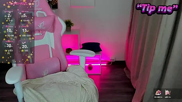 Snapshot of Lesi_Moonie01 chatting on 01-06-25, 10:35 Lesi Moonie01 online show from 01-06-25, 10:35