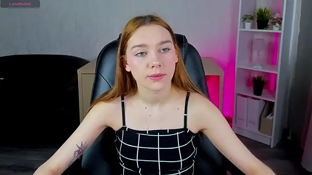 Snapshot of Lesi_Moonie01 chatting on 02-04-25, 08:13 Lesi Moonie01 online show from 02-04-25, 08:13