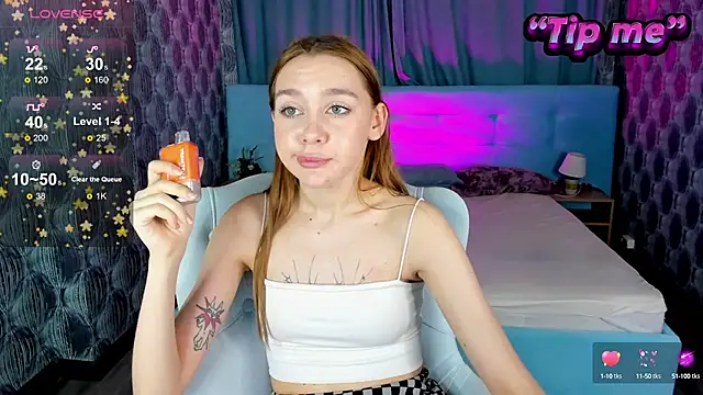 Snapshot of Lesi_Moonie01 chatting on 02-16-25, 02:43 Lesi Moonie01 online show from 02-16-25, 02:43