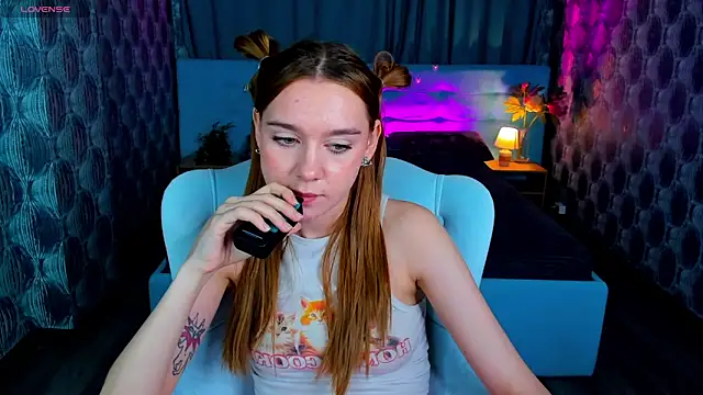 Snapshot of Lesi_Moonie01 chatting on 03-10-25, 02:26 Lesi Moonie01 online show from 03-10-25, 02:26