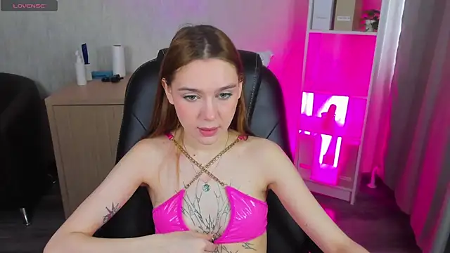 Snapshot of Lesi_Moonie01 chatting on 03-13-25, 08:37 Lesi Moonie01 online show from 03-13-25, 08:37