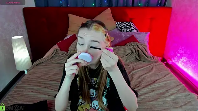 Snapshot of Lesi_Moonie01 chatting on 09-22-25, 07:10 Lesi Moonie01 online show from 09-22-25, 07:10