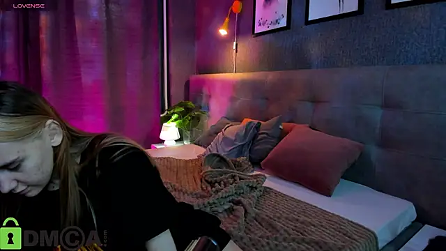 Snapshot of Lesi_Moonie01 chatting on 10-17-25, 09:34 Lesi Moonie01 online show from 10-17-25, 09:34