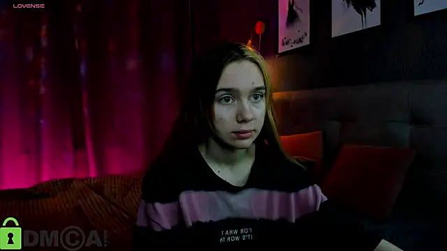 Snapshot of Lesi_Moonie01 chatting on 10-19-25, 06:58 Lesi Moonie01 online show from 10-19-25, 06:58