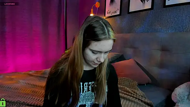 Snapshot of Lesi_Moonie01 chatting on 10-22-25, 07:08 Lesi Moonie01 online show from 10-22-25, 07:08