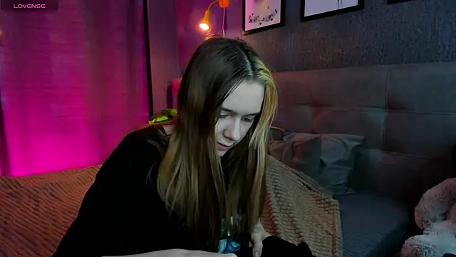 Snapshot of Lesi_Moonie01 chatting on 10-25-25, 08:22 Lesi Moonie01 online show from 10-25-25, 08:22