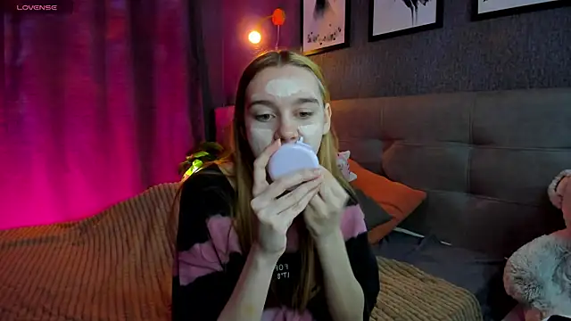 Snapshot of Lesi_Moonie01 chatting on 11-03-25, 08:59 Lesi Moonie01 online show from 11-03-25, 08:59