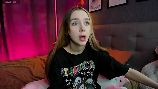 Snapshot of Lesi_Moonie01 chatting on 11-06-25, 09:21 Lesi Moonie01 online show from 11-06-25, 09:21