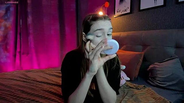 Snapshot of Lesi_Moonie01 chatting on 11-09-25, 09:29 Lesi Moonie01 online show from 11-09-25, 09:29