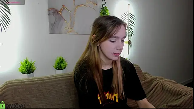 Snapshot of Lesi_Moonie01 chatting on 11-10-25, 08:46 Lesi Moonie01 online show from 11-10-25, 08:46