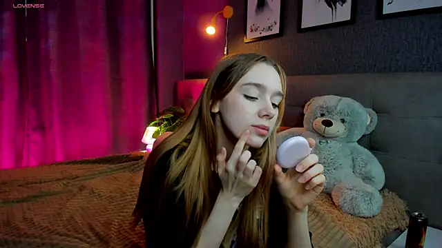 Snapshot of Lesi_Moonie01 chatting on 11-19-25, 09:42 Lesi Moonie01 online show from 11-19-25, 09:42