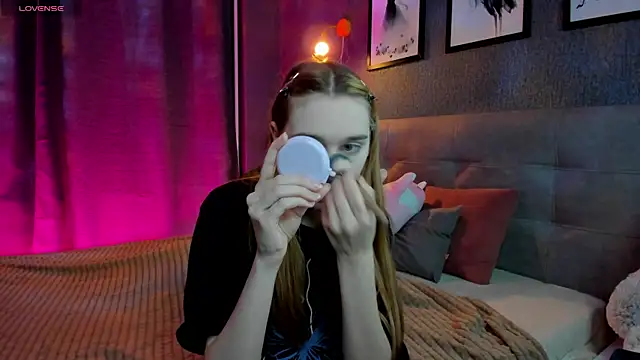 Snapshot of Lesi_Moonie01 chatting on 11-24-25, 08:58 Lesi Moonie01 online show from 11-24-25, 08:58