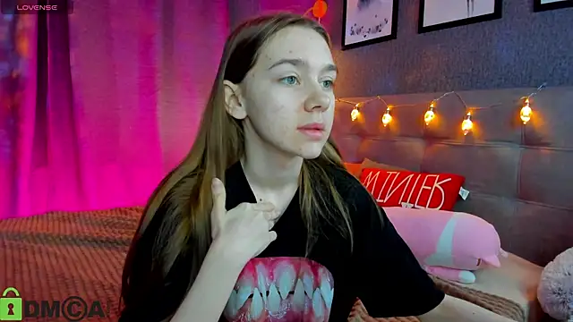 Lesi Moonie01 online show from 12-23-25, 09:29