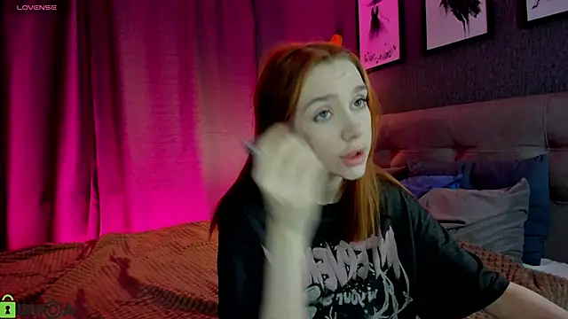 Lesi Moonie01 online show from 04-18-26, 09:24