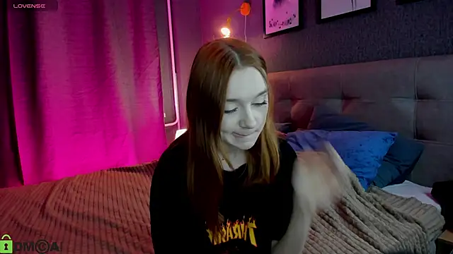 Lesi Moonie01 online show from 04-27-26, 09:18