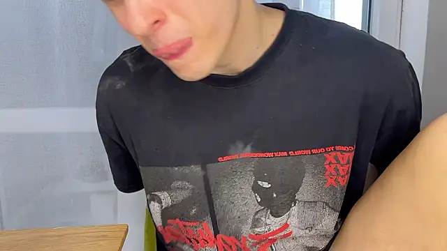 Snapshot of alyx_garden chatting on 03-11-26, 08:53 alyx garden online show from 03-11-26, 08:53