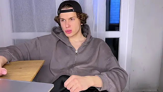 alyx garden online show from 04-28-26, 06:02