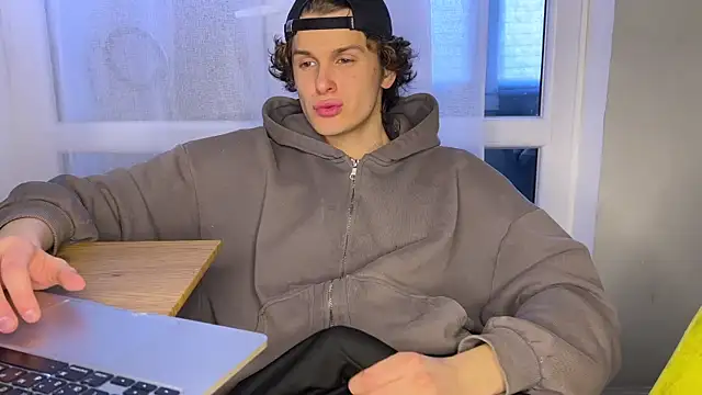 alyx garden online show from 04-29-26, 02:43