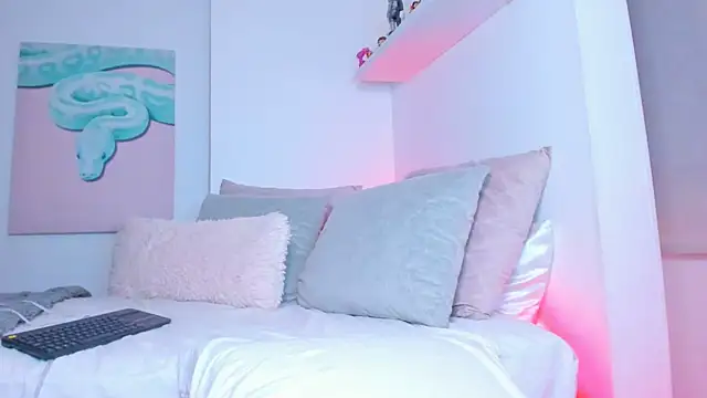 Alexis Rosse online show from 12-15-24, 03:34