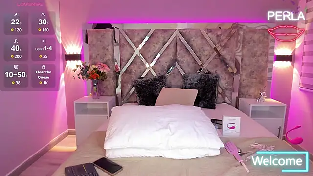 Snapshot of MaxiRogers chatting on 02-18-25, 10:36 MaxiRogers online show from 02-18-25, 10:36