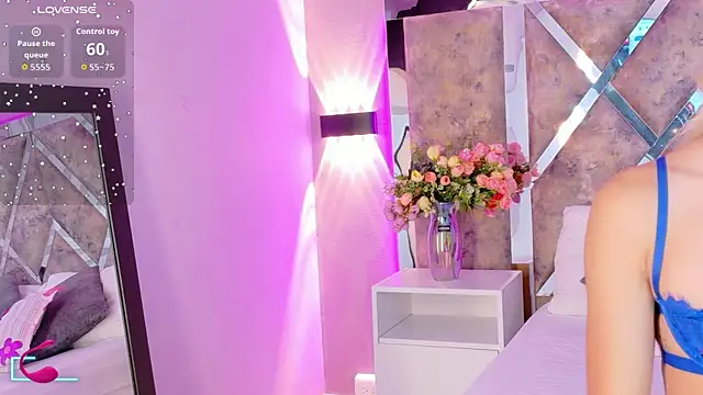 Snapshot of MaxiRogers chatting on 11-29-25, 11:02 MaxiRogers online show from 11-29-25, 11:02