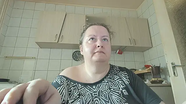 Snapshot of melissaBlessing chatting on 03-16-25, 07:15 melissaBlessing online show from 03-16-25, 07:15