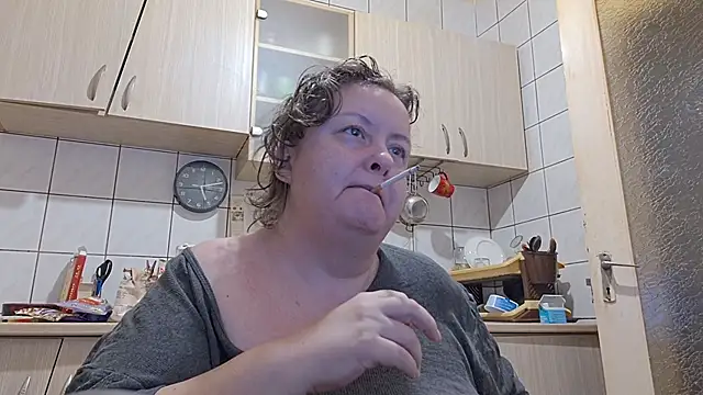 Snapshot of melissaBlessing chatting on 10-11-25, 02:11 melissaBlessing online show from 10-11-25, 02:11