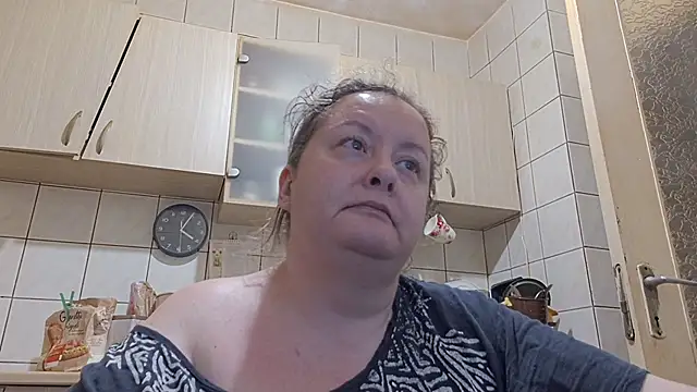 Snapshot of melissaBlessing chatting on 04-28-26, 01:04 melissaBlessing online show from 04-28-26, 01:04