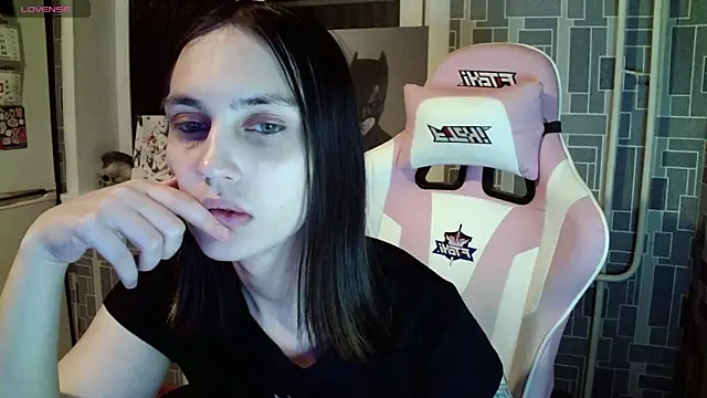 Snapshot of BlackHe4rts_ chatting on 12-10-24, 07:54 BlackHe4rts  online show from 12-10-24, 07:54