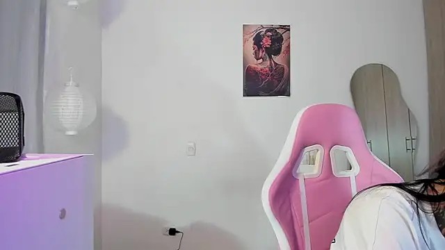 Snapshot of HollyHudsonn chatting on 03-12-25, 04:35 HollyHudsonn online show from 03-12-25, 04:35