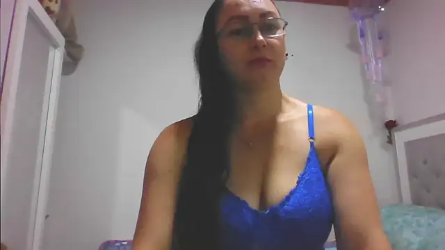 Snapshot of milly_sanchez chatting on 10-26-25, 08:37 milly sanchez online show from 10-26-25, 08:37