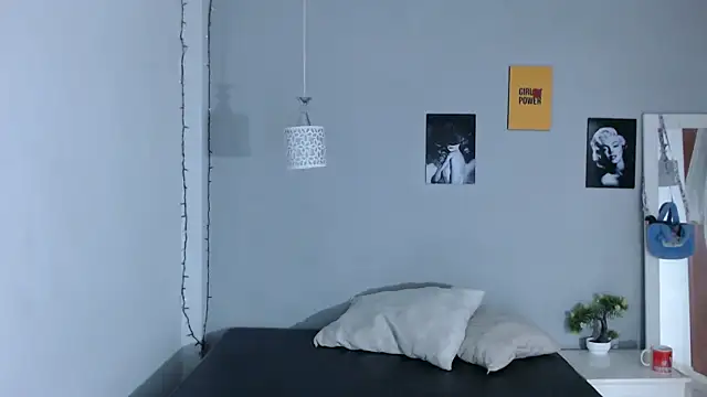 Snapshot of Kimandyuk chatting on 01-14-25, 01:26 Kimandyuk online show from 01-14-25, 01:26