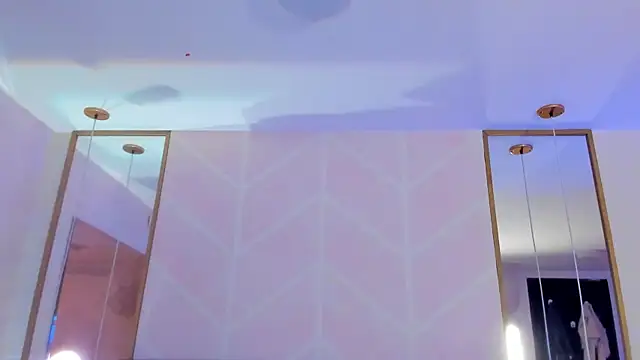 GabyPetit online show from 11-27-25, 08:11